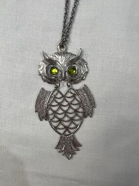 Vintage 1970s Green Eye OWL Necklace - Y2K